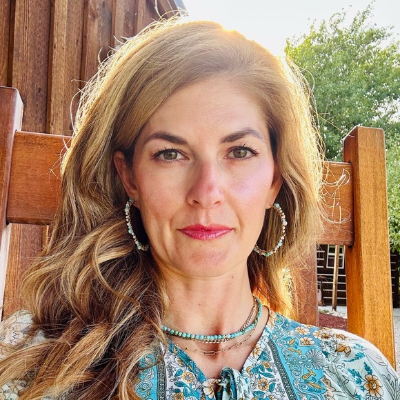 Meet your Posher, Sarah - Picture 1 of 1